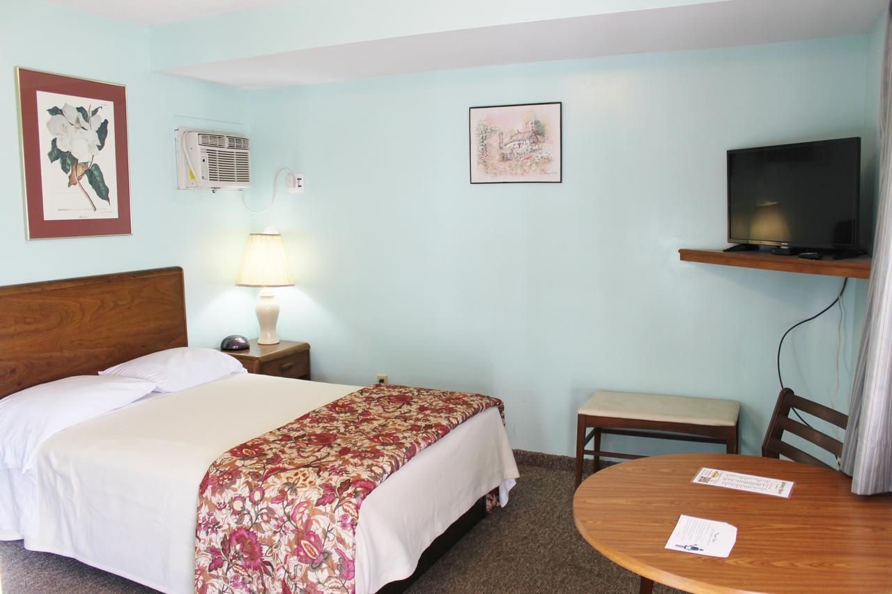 Barberry Court &cabins 2*